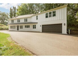 5111 Colonial Dr in Minneapolis, MN - Building Photo