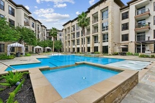 District 28 in Houston, TX - Building Photo
