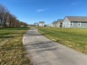 6531 Hawthorne Dr in McCordsville, IN - Foto de edificio - Building Photo