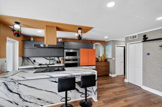 363 Washington Ave in Miami Beach, FL - Building Photo - Building Photo