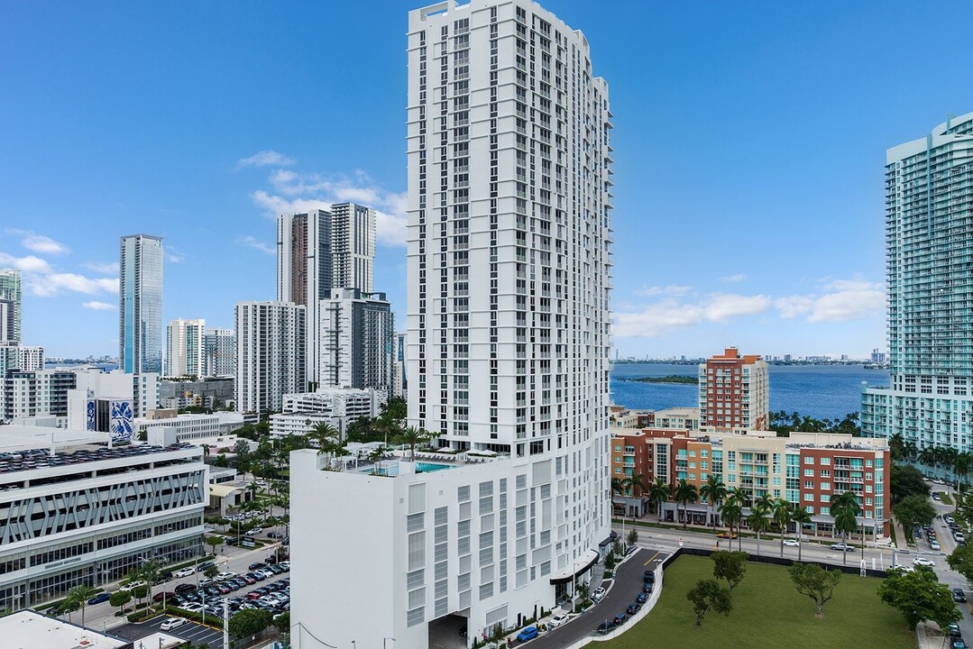 2000 Biscayne in Miami, FL - Building Photo