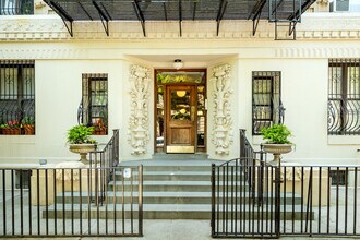 430 Sterling Pl in Brooklyn, NY - Foto de edificio - Building Photo