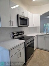 5610 NW 114th Pl in Doral, FL - Building Photo - Building Photo