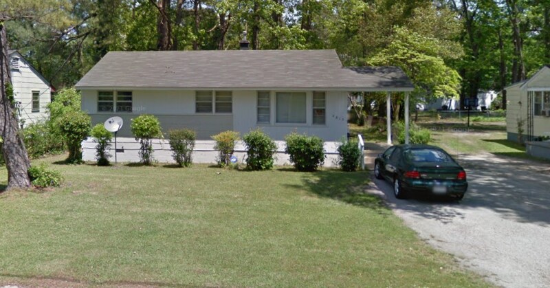 2215 Ivy Rd in Kinston, NC - Foto de edificio