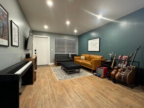 2840 Taylor St in Hollywood, FL - Building Photo - Building Photo