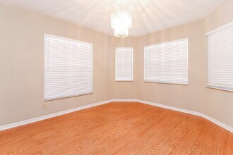 4851 Mill Run Dr in New Port Richey, FL - Building Photo - Building Photo