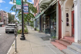 407 Warren St in Hudson, NY - Building Photo