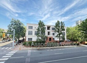 210 E Davie St in Raleigh, NC - Building Photo