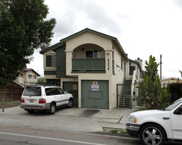 4234 Euclid Ave in San Diego, CA - Foto de edificio - Building Photo