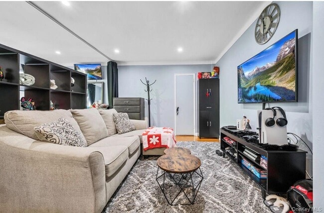 143-50 Hoover Ave in Queens, NY - Building Photo - Building Photo