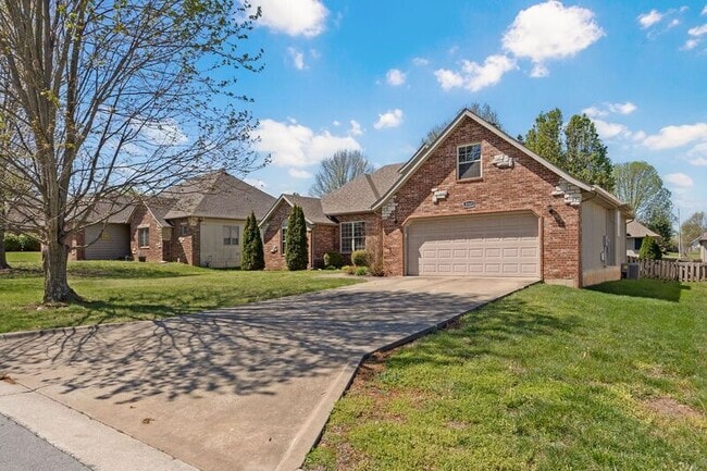 5545 S Michigan Ave in Springfield, MO - Building Photo - Building Photo