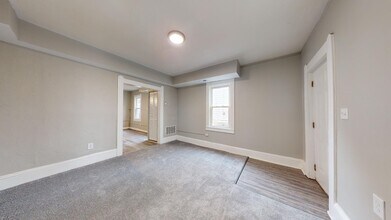 2817 Roanoke Ave in Cleveland, OH - Building Photo - Building Photo