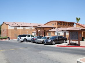 Sunset Palms Apartments in Las Vegas, NV - Building Photo - Building Photo