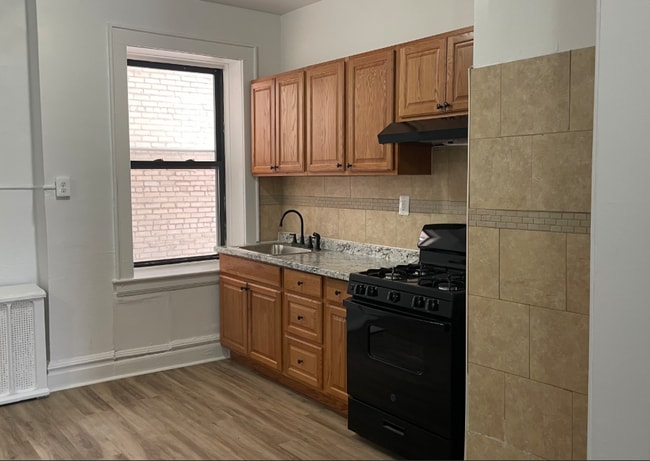 53 Union Ave, Unit 404, Unit 404