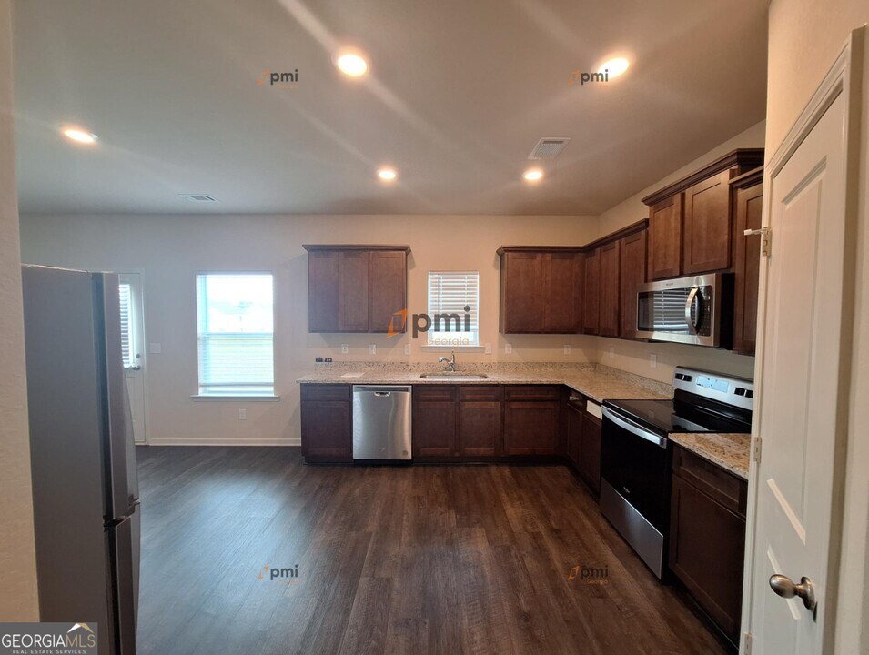 110 Foley Dr in Euharlee, GA - Building Photo