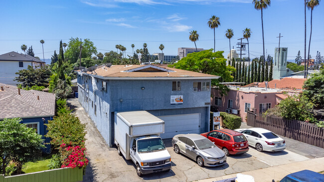 14248 Gilmore St in Van Nuys, CA - Building Photo - Building Photo