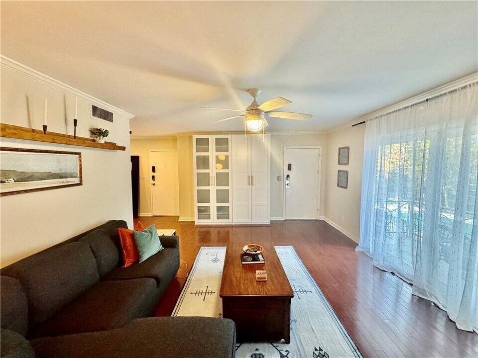 1230 Woodland Ave NE in Atlanta, GA - Building Photo