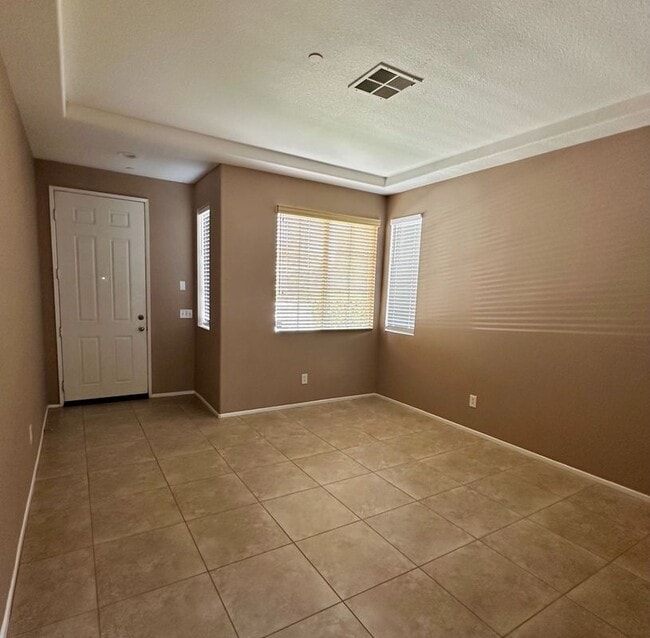 11500 Park Trails Ct in Riverside, CA - Building Photo - Building Photo