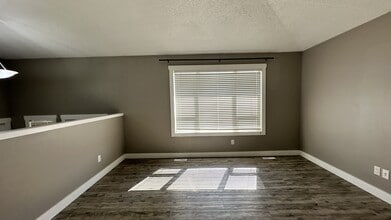 11238 B 75 Ave in Grande Prairie, AB - Building Photo - Building Photo