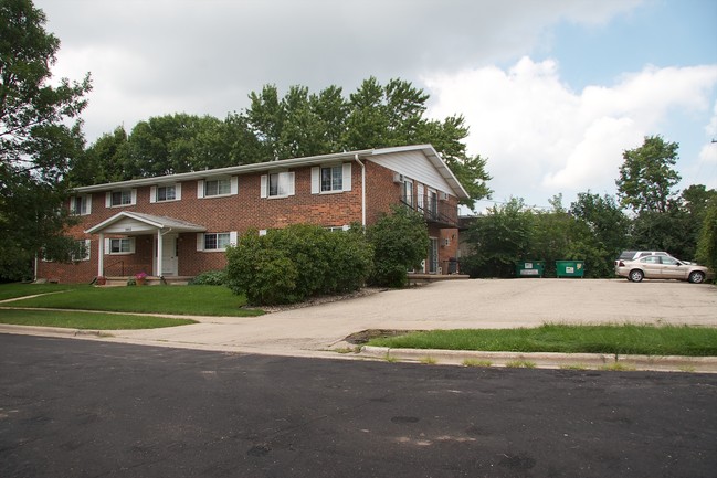 Skyview Apartments in Madison, WI - Foto de edificio - Building Photo