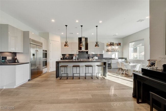 property at 2567 Speyburn Ave