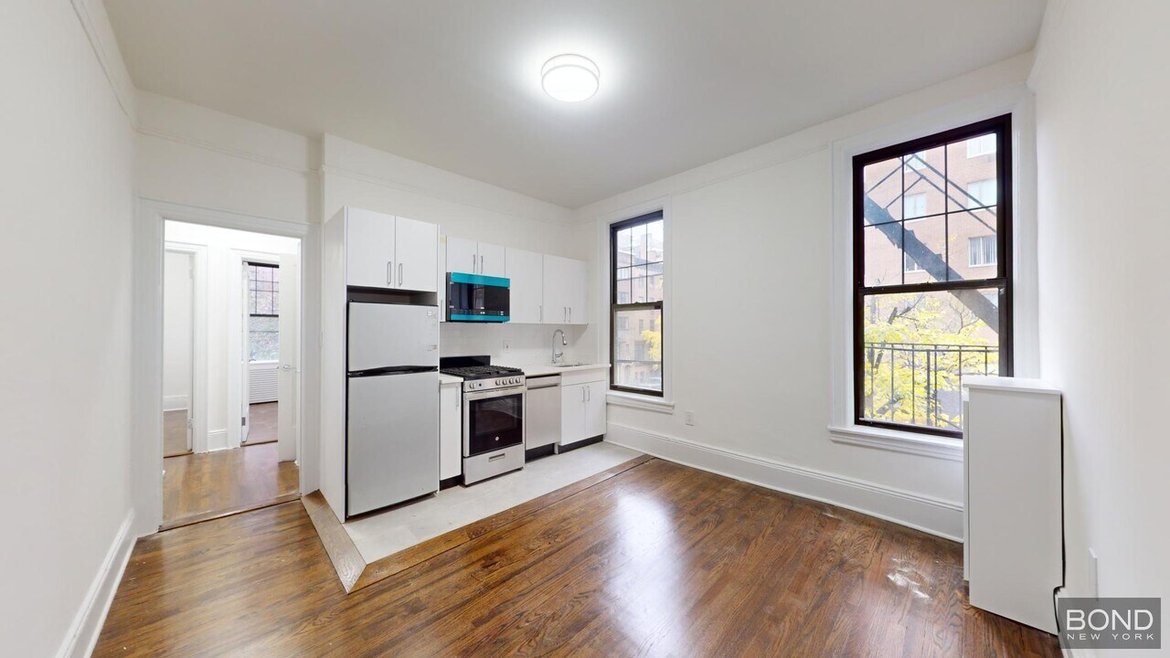 985 Lexington Ave in New York, NY - Building Photo