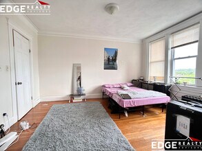1711 Commonwealth Ave in Boston, MA - Building Photo - Building Photo