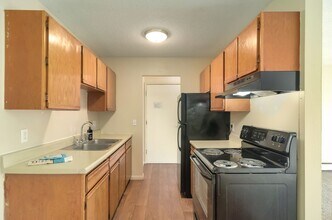Wheelock Parkway Apartments in St. Paul, MN - Building Photo - Building Photo