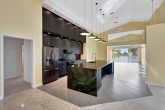 11922 Fountainside Cir in Boynton Beach, FL - Foto de edificio - Building Photo