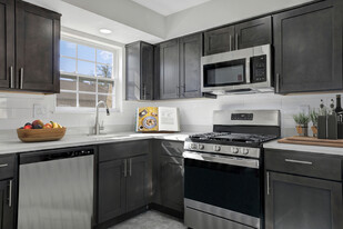 Riverside Village in Scotch Plains, NJ - Building Photo
