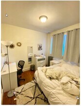 322 St Paul St in Brookline, MA - Foto de edificio - Building Photo