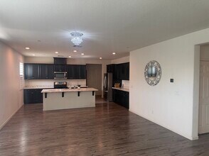 3714 Zeppelin Ln in Stockton, CA - Building Photo - Building Photo