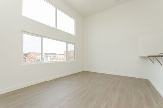 Berendo in Los Angeles, CA - Building Photo - Interior Photo