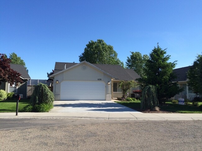 property at 1231 W Jacksnipe Dr