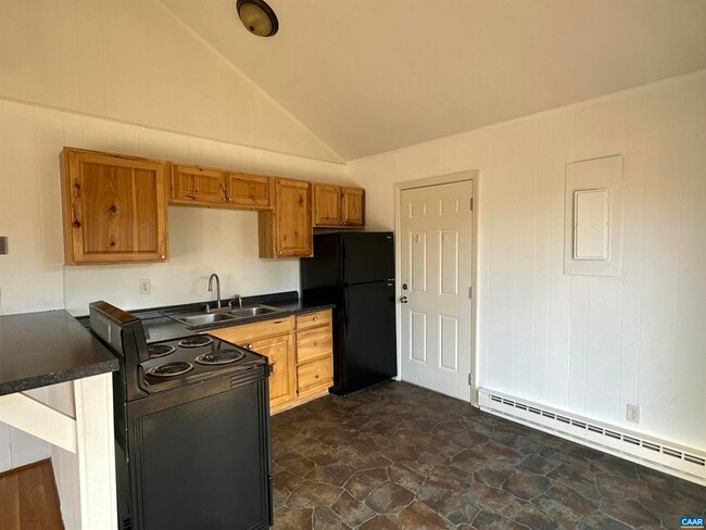 2432 Eastham Hill in Charlottesville, VA - Building Photo - Building Photo