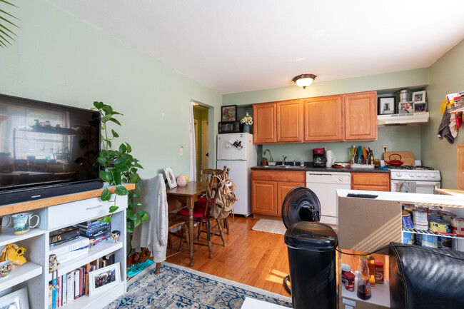 Stadium Village Apartments in Minneapolis, MN - Building Photo - Interior Photo