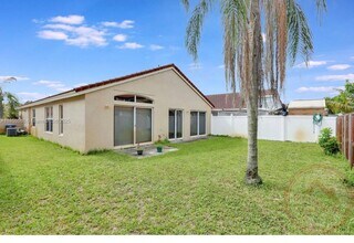 19030 NW 54th Ave in Miami Gardens, FL - Building Photo - Building Photo