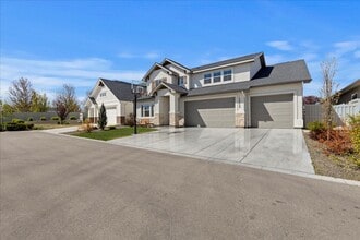 12159 S Red Shouldered Hawk Ln in Nampa, ID - Building Photo - Building Photo