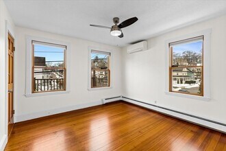 15 Hillock St, Unit 2 in Boston, MA - Foto de edificio - Building Photo