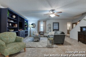 8715 Starcrest Dr in San Antonio, TX - Building Photo - Building Photo
