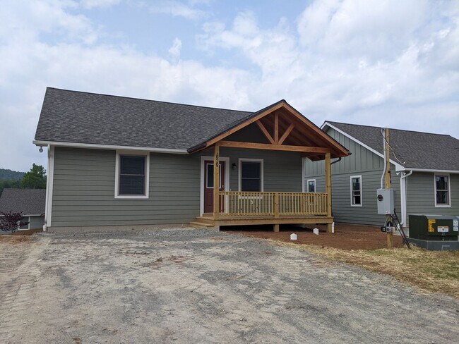 162 Morgan Pl in Boone, NC - Building Photo - Building Photo