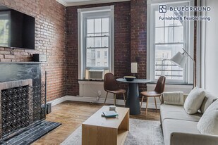 51 Leroy St in New York, NY - Building Photo