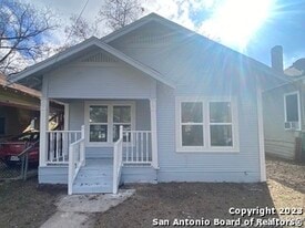 350 Barrett Pl in San Antonio, TX - Building Photo