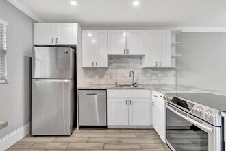 2900 Fiore Way, Unit 203 in Delray Beach, FL - Foto de edificio - Building Photo