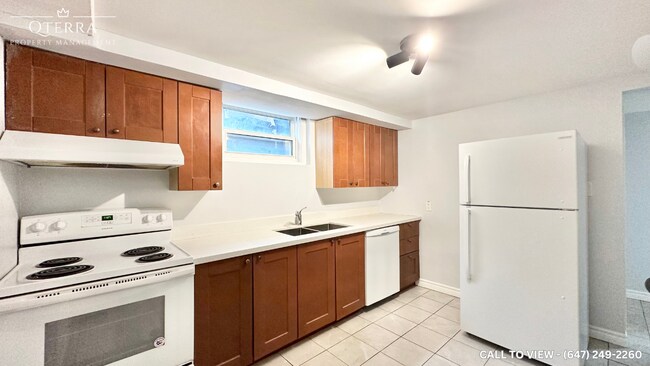 43 Morgan Av in Toronto, ON - Building Photo - Building Photo