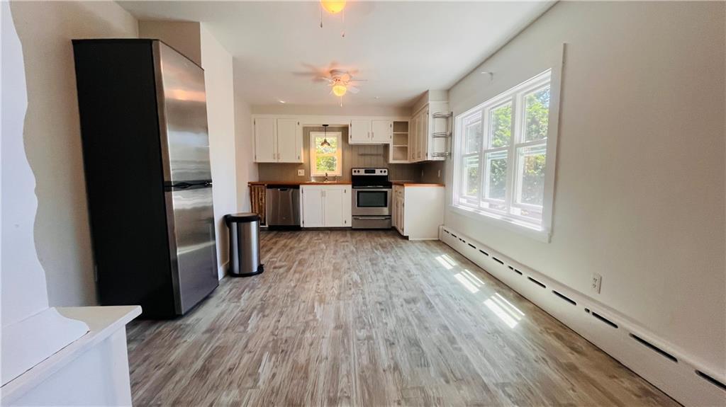 61 Almy St in Newport, RI - Building Photo