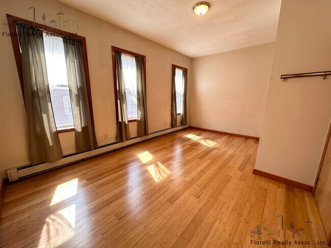 182 Salem St, Unit 3