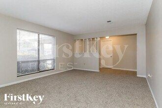 8958 Chiswick Ct in Jacksonville, FL - Building Photo - Building Photo
