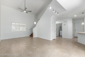 8001 W Carolina Dr in Peoria, AZ - Building Photo - Building Photo