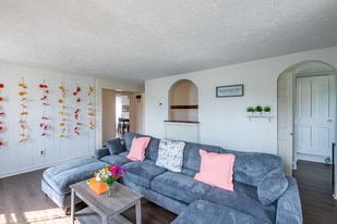 11 Maple Ave in Paoli, PA - Building Photo